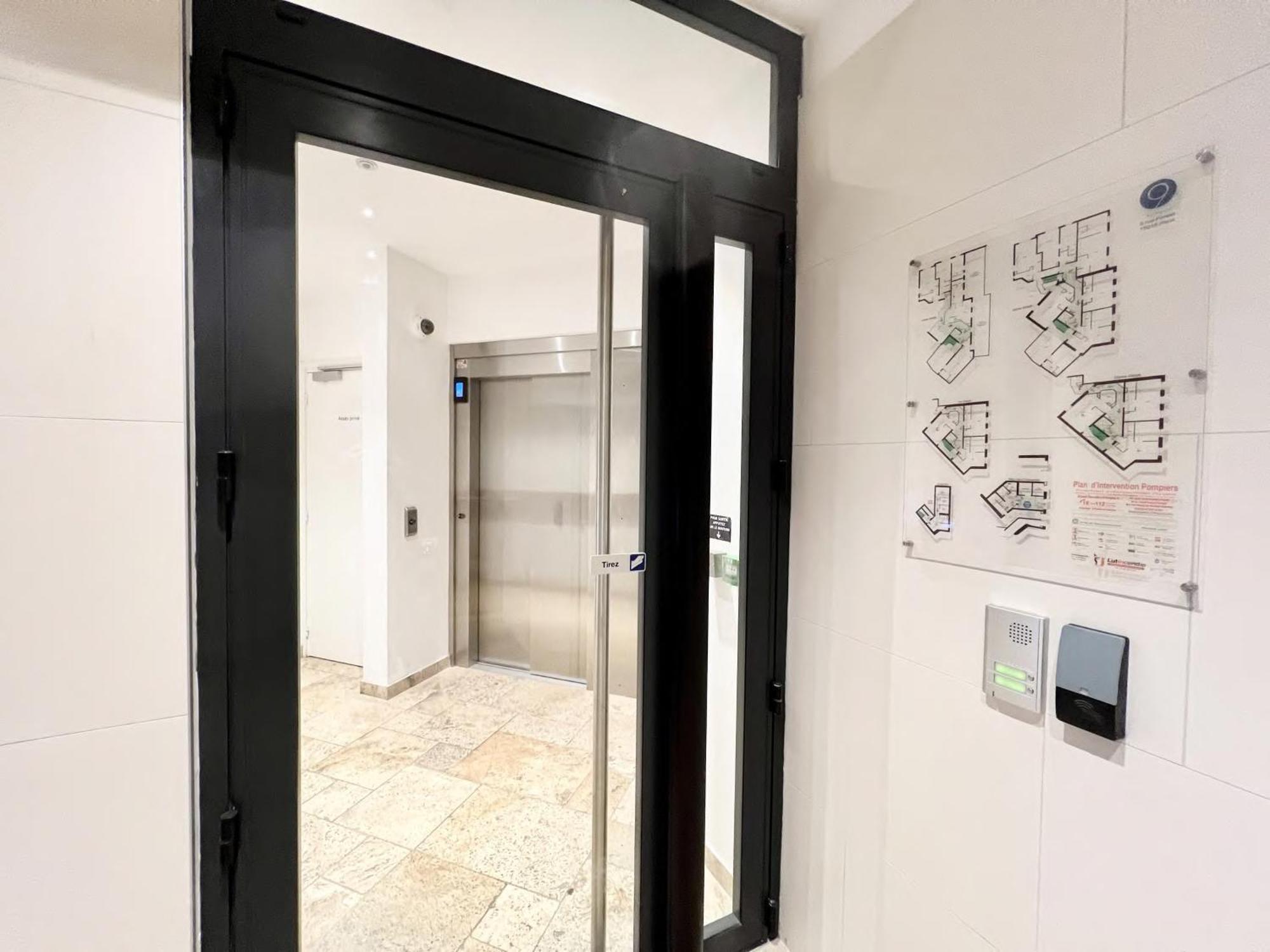 Parisian L Montmartre Apartment Paris