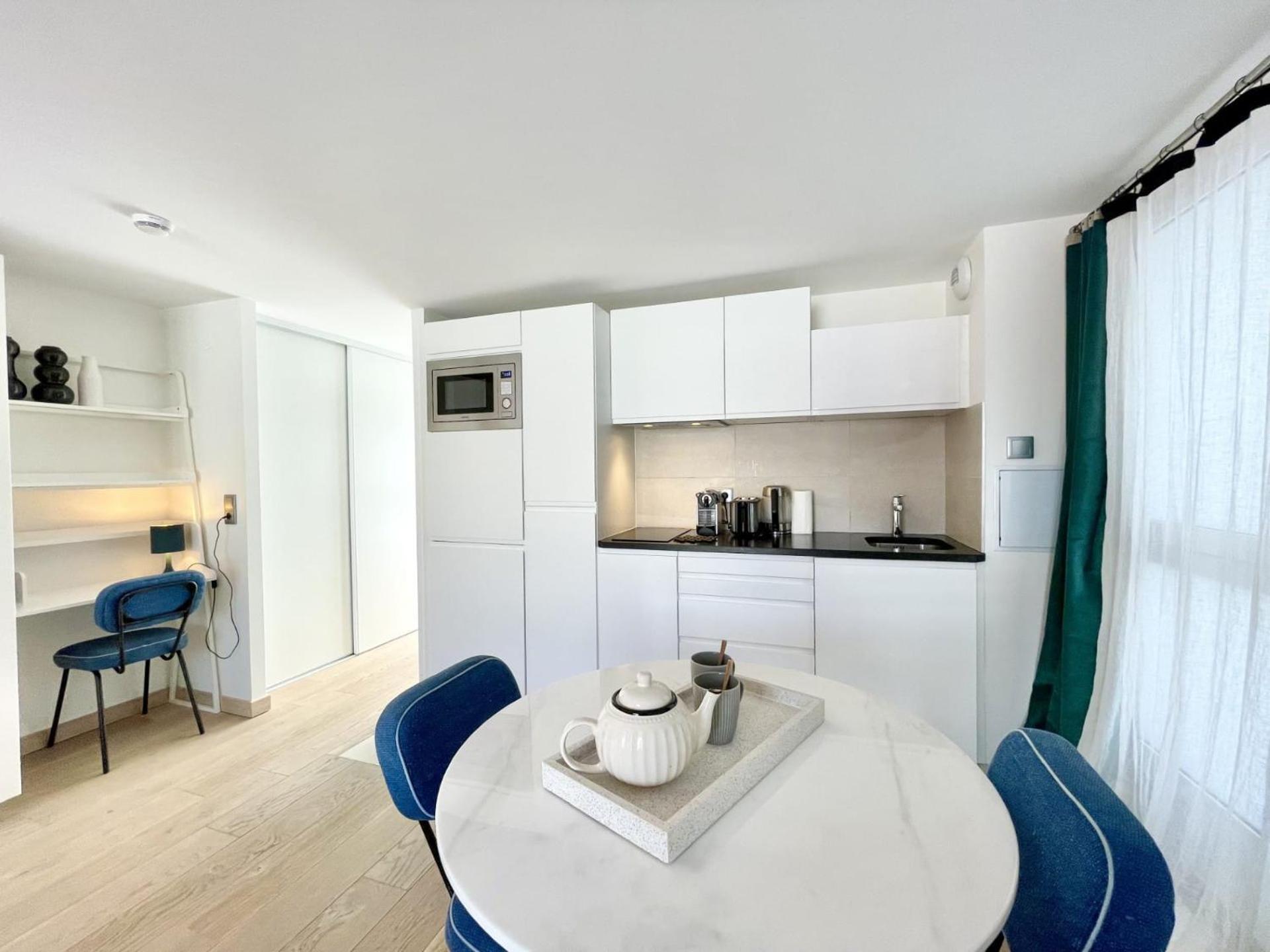 Parisian L Montmartre Apartment Paris