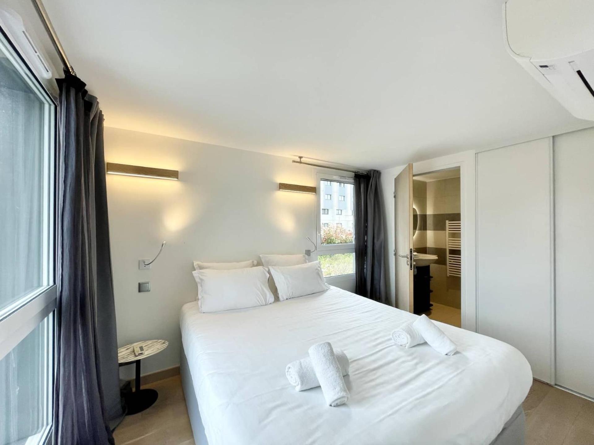 Apartment Parisian L Montmartre