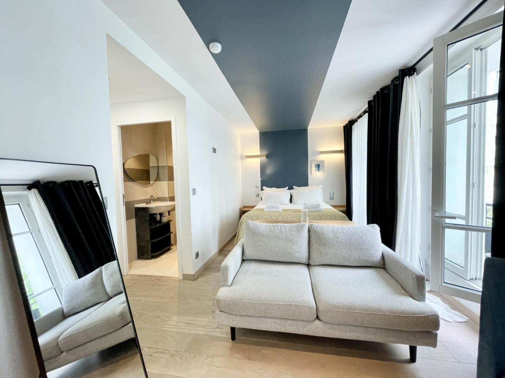 Apartment Parisian L Montmartre Paris