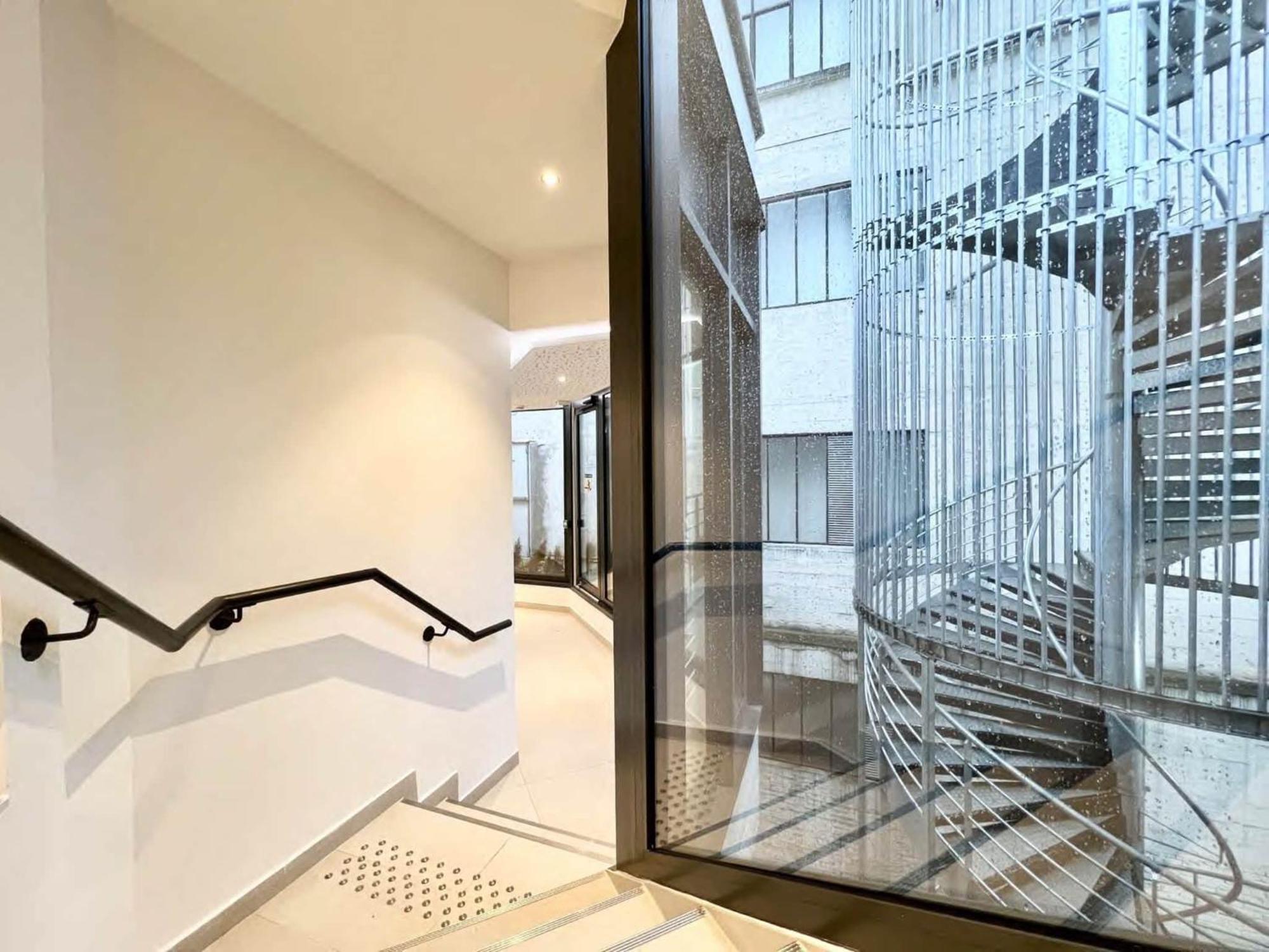 Parisian L Montmartre *