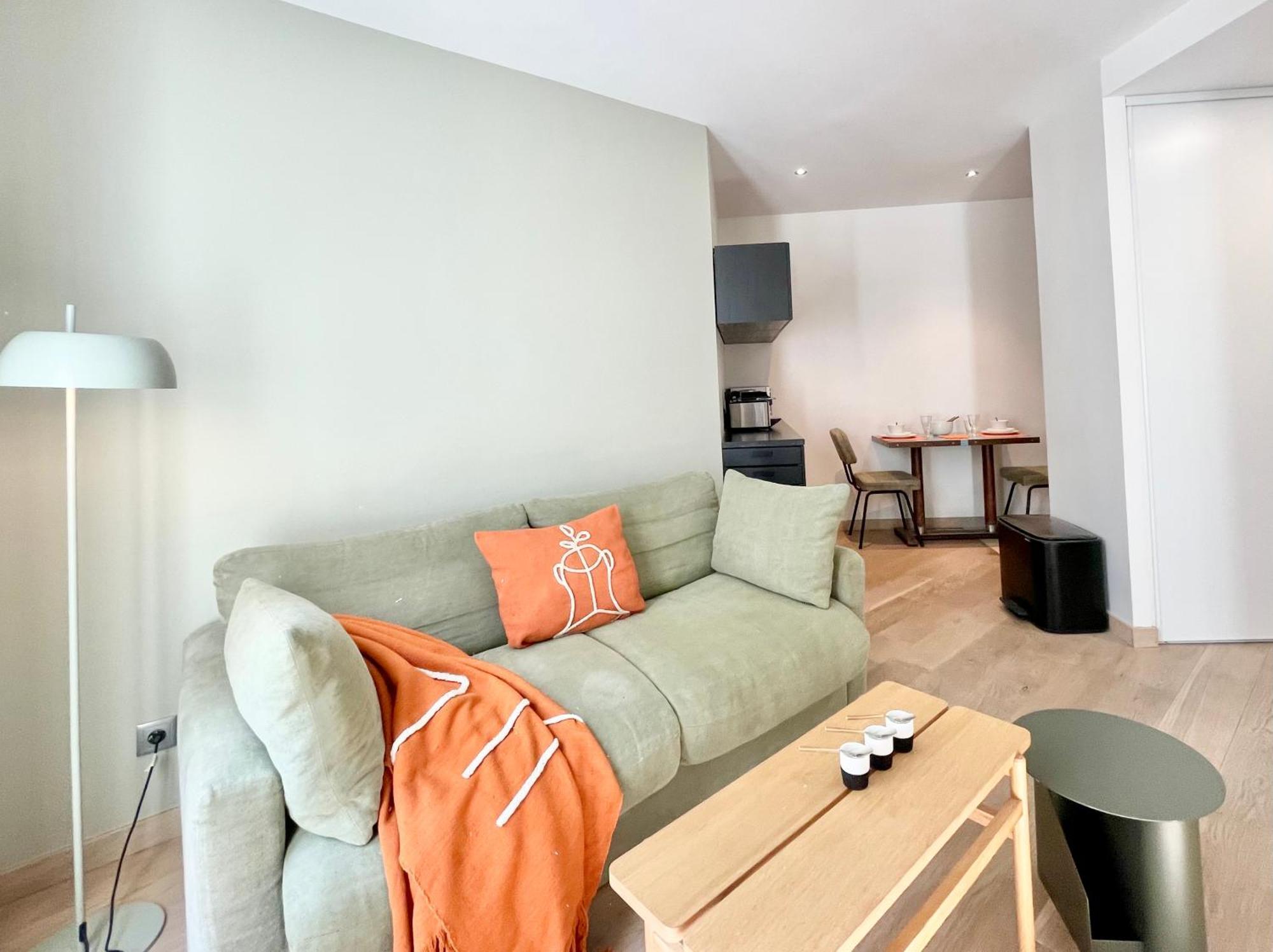 Parisian L Montmartre Apartment Paris