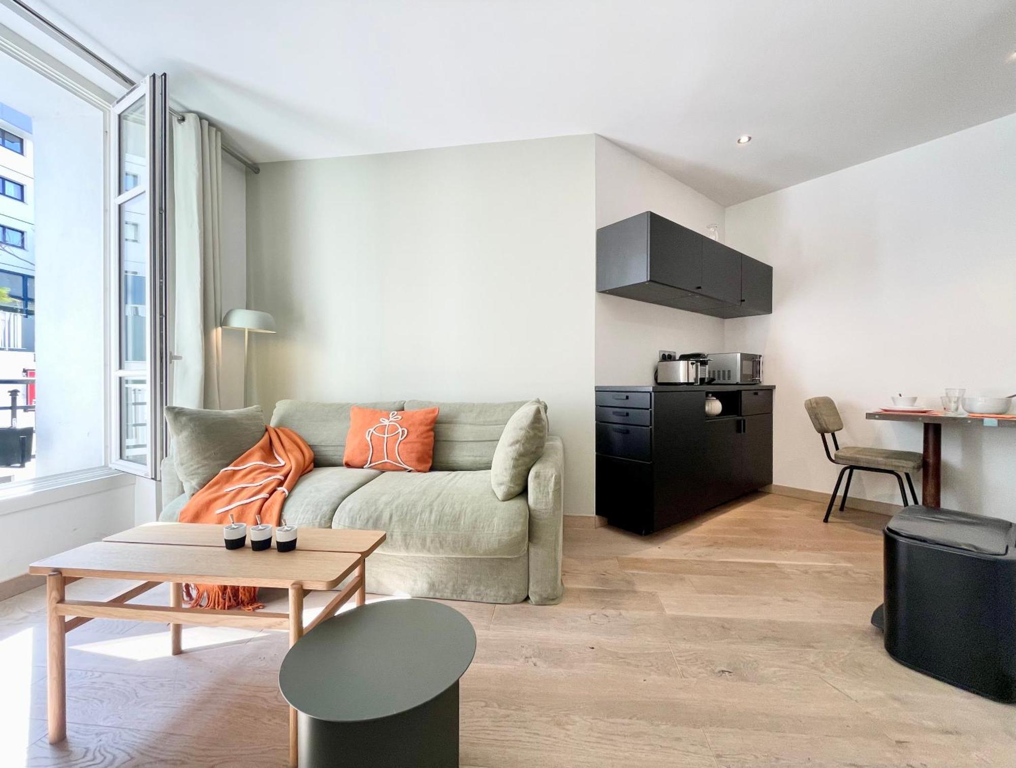 Parisian L Montmartre Apartment Paris