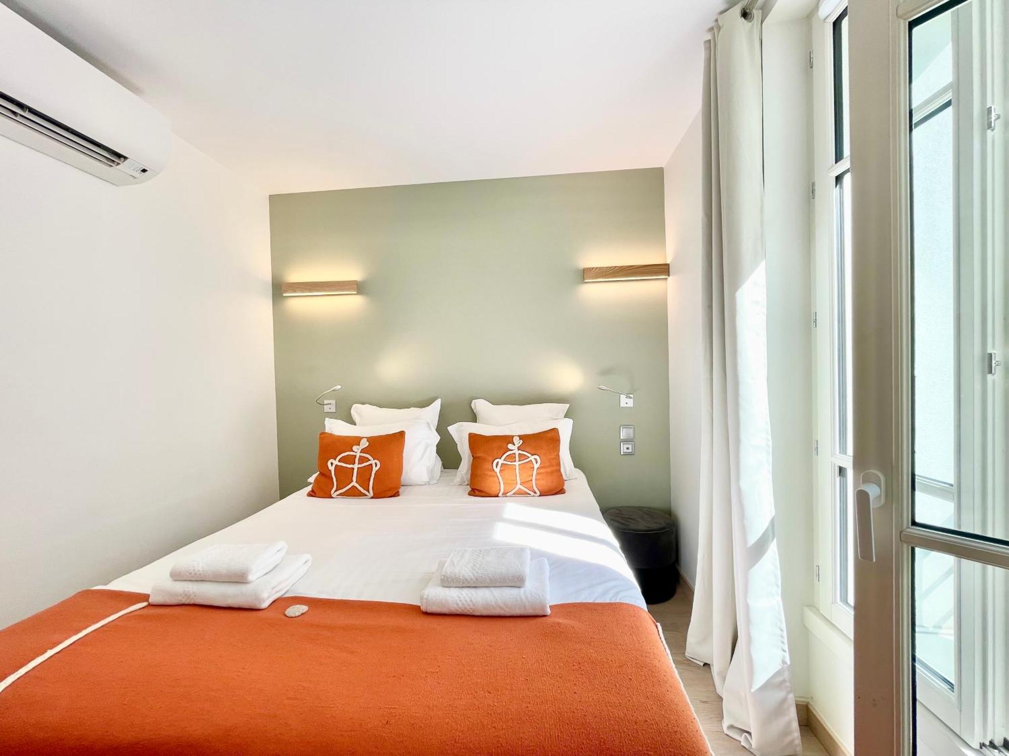 Parisian L Montmartre Apartment Paris