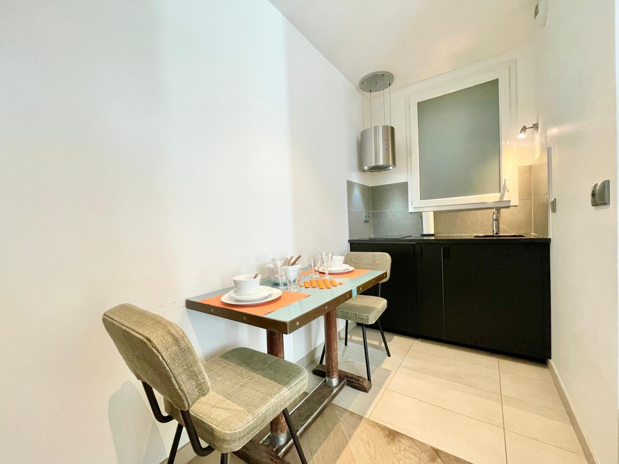 Apartment Parisian L Montmartre